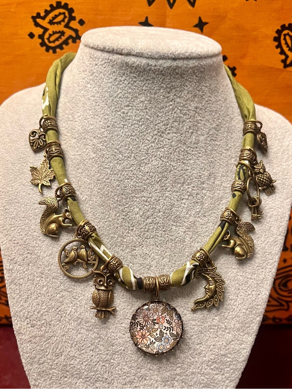 Vintage-Inspired Olive Green Charm Necklace with Floral Pendant